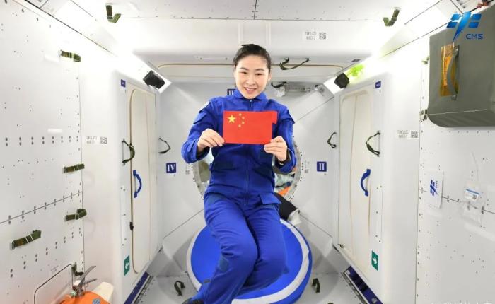 航天員劉洋背后是問天實驗艙睡眠區。圖片來源：中國載人航天工程辦公室官方微信