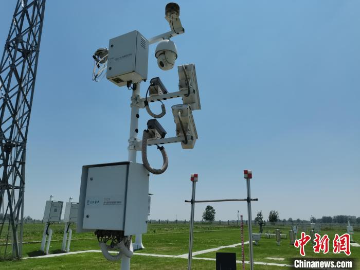 壽縣國家氣候觀象臺內各種觀測設備?！侨?攝