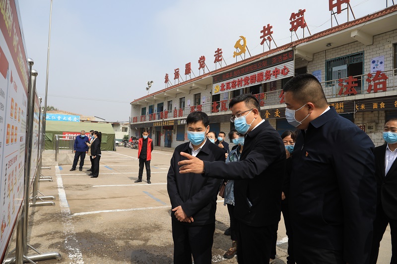 張農壽在晉源街道北瓦窯村調研抓黨建促基層治理能力提升專項行動落實工作。