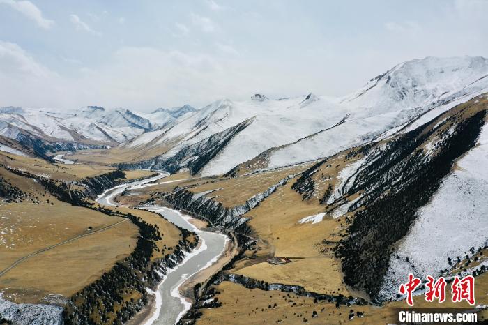 青海玉樹:蓄力起跳后發趕超