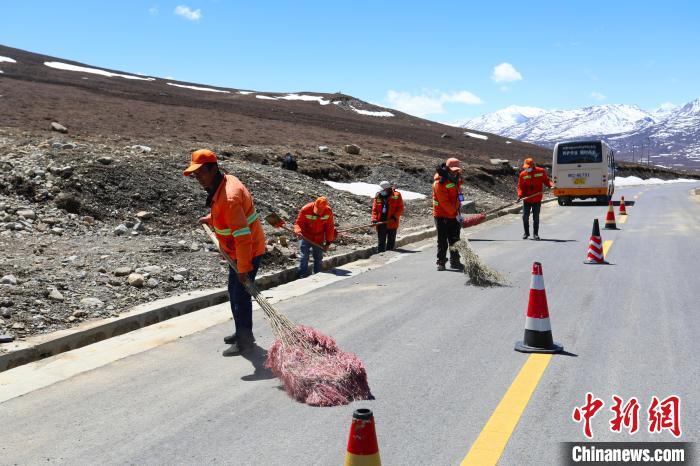 西藏“四好農村公路”：為農牧民帶來家門口的就業機會