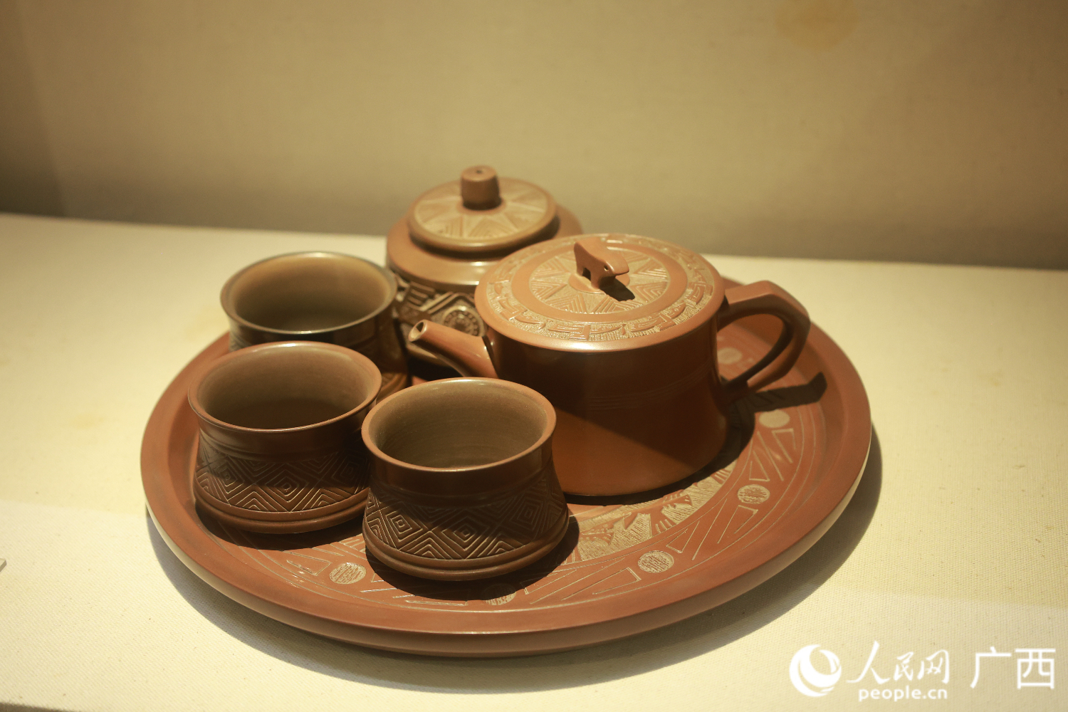坭興陶作品展示。人民網 韋歡攝
