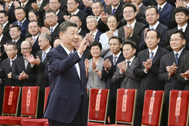 2024年9月23日，習近平總書記等黨和國家領導人接見探月工程嫦娥六號任務參研參試人員代表。