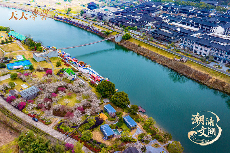 2025年2月17日，浙江紹興，嵊州市越劇小鎮和濕地公園梅花盛開。