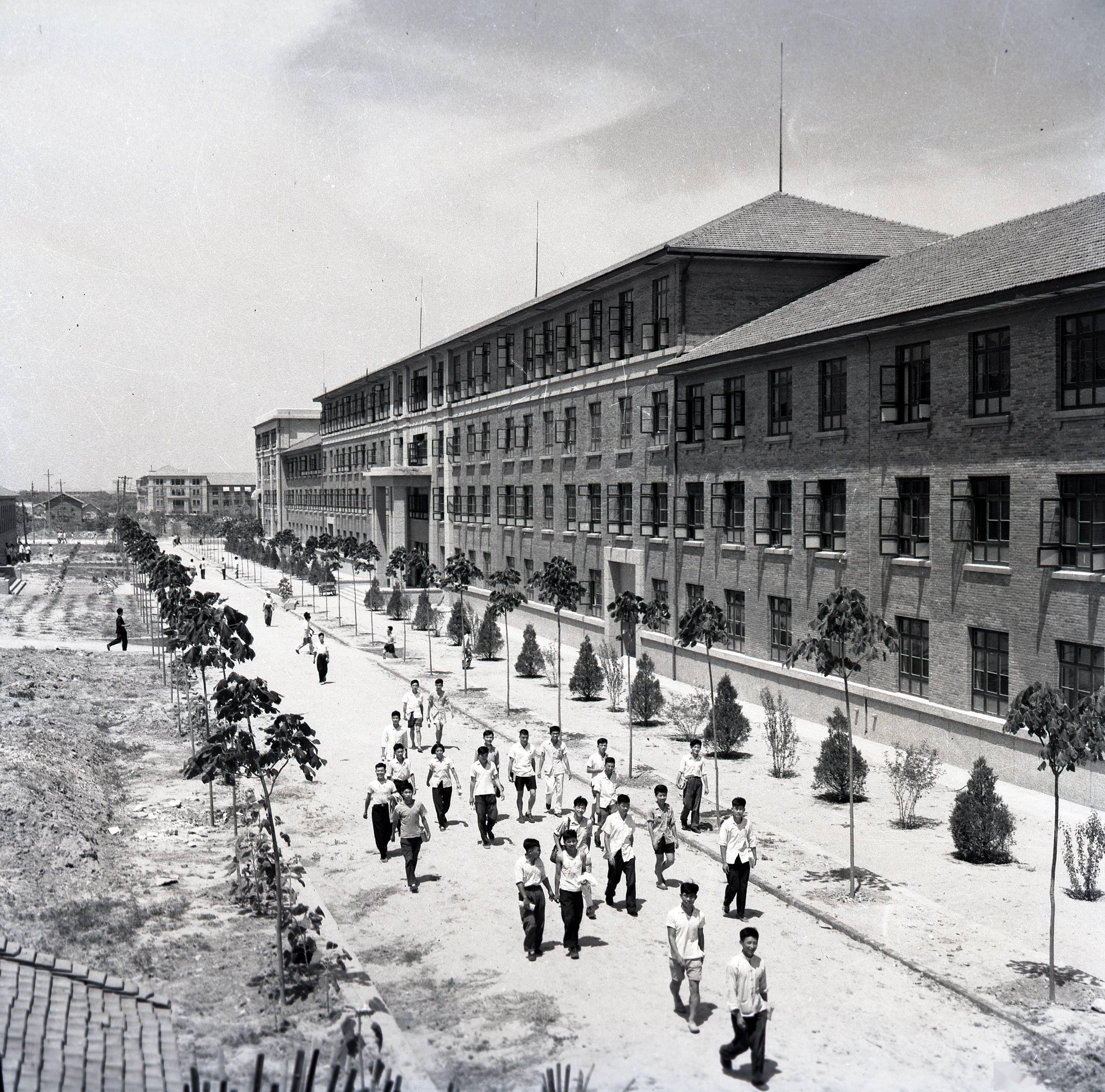 1959年拍攝的西遷后的交通大學校園一景(資料照片)。