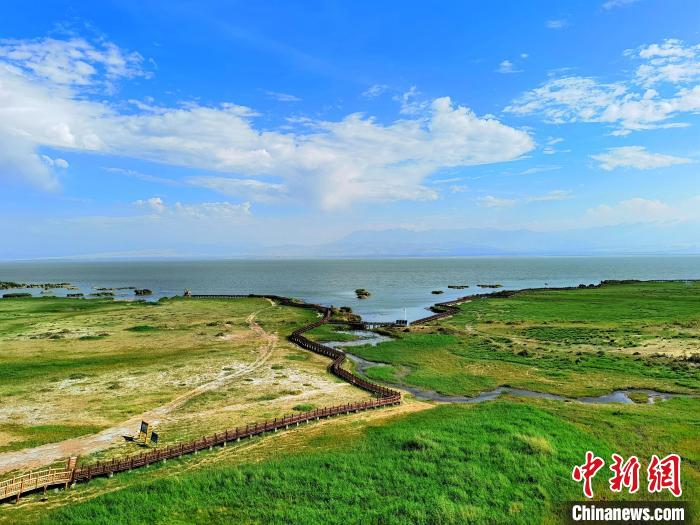 圖為航拍都蘭湖國家濕地公園。　祁增蓓 攝