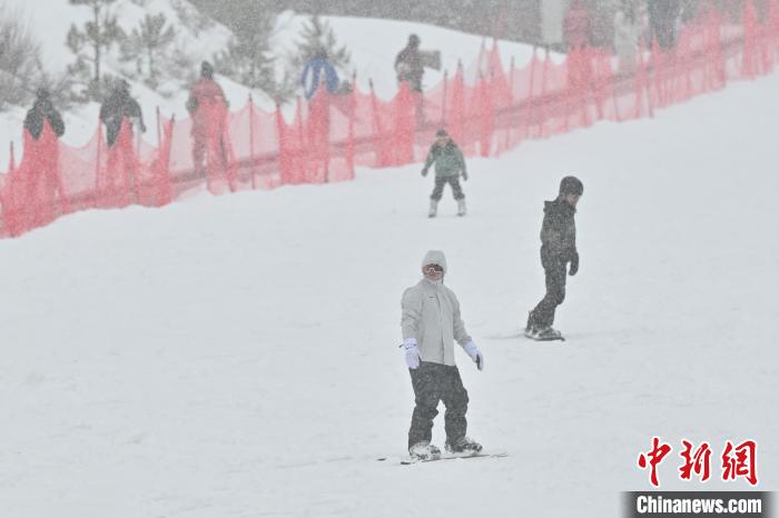 云南迪慶:雪域高原冰雪經濟持續火熱