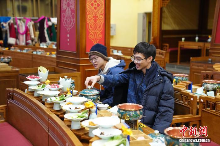 （滇藏公路50年）云南梅里雪山“觀山經濟”激活文旅發展動能