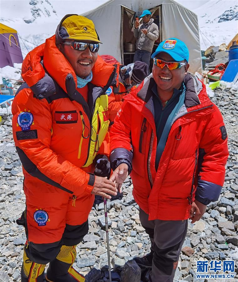 （2020珠峰高程測量）（7）2020珠峰高程測量登山隊沖頂組再出發