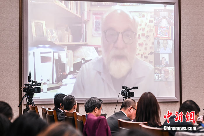 5月16日，由中國社會科學院西藏智庫、中國社會科學院民族學與人類學研究所主辦的第五屆西藏智庫國際論壇在北京舉行。美國紐約州立大學教授譚·戈倫夫在主旨演講中表示，自20世紀80年代以來，西方學者對西藏研究的范圍逐漸擴大，但西藏的語言和宗教仍然是最吸引西方學者的研究領域。 <a target='_blank' ><p  align=