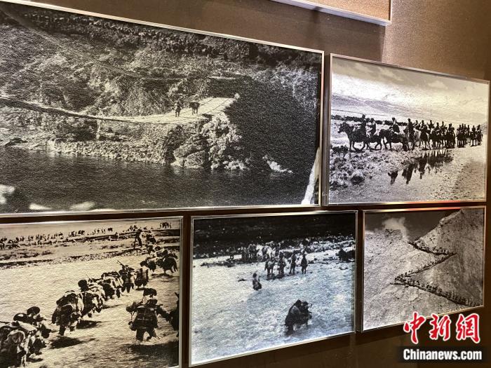 紅樓內展廳，圖為昌都戰(zhàn)役中的人民解放軍。彭寧鈴 攝