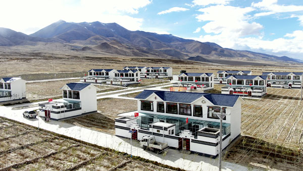 (先遣連之二十六)典角村:邊境新房拔地起(1155579)-20211010091447.jpg