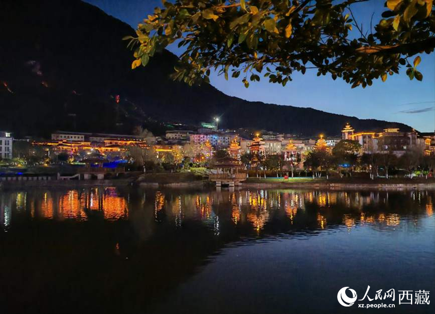 墨脫縣夜景。人民網(wǎng) 李海霞攝